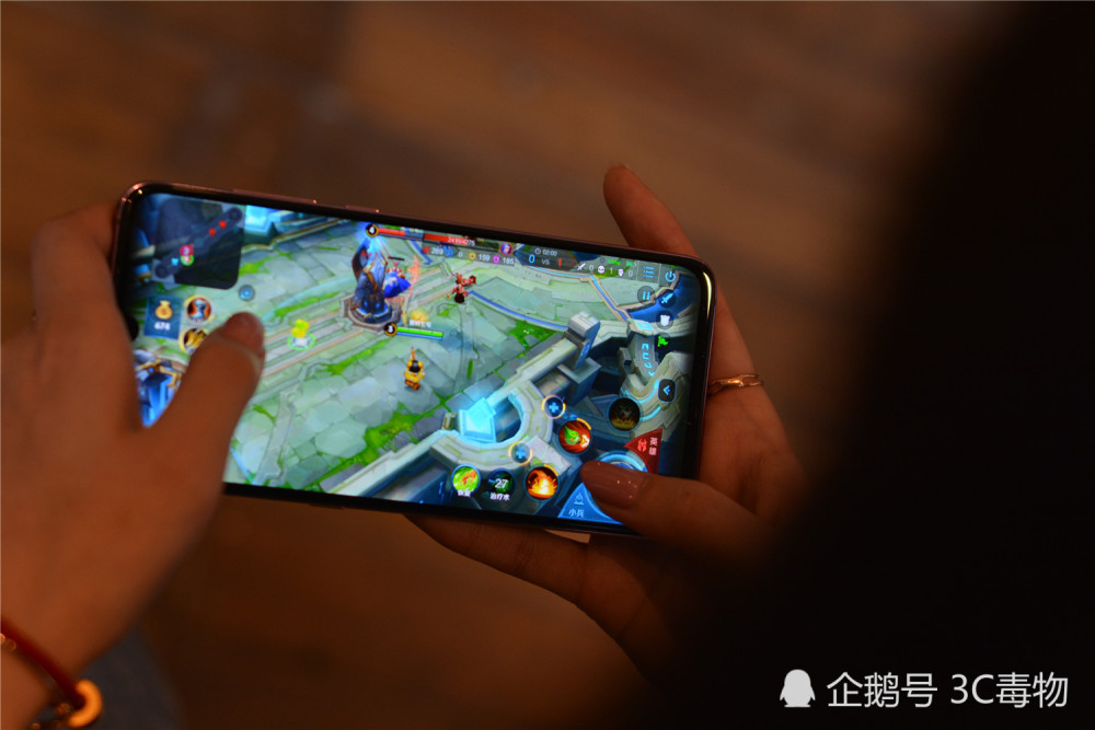 小米9电池3300毫安别小瞧 续航比华为Mate20