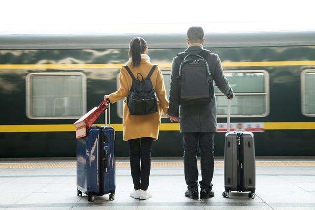 农村盖房胜过城里买房?高房价加速人才流失,三