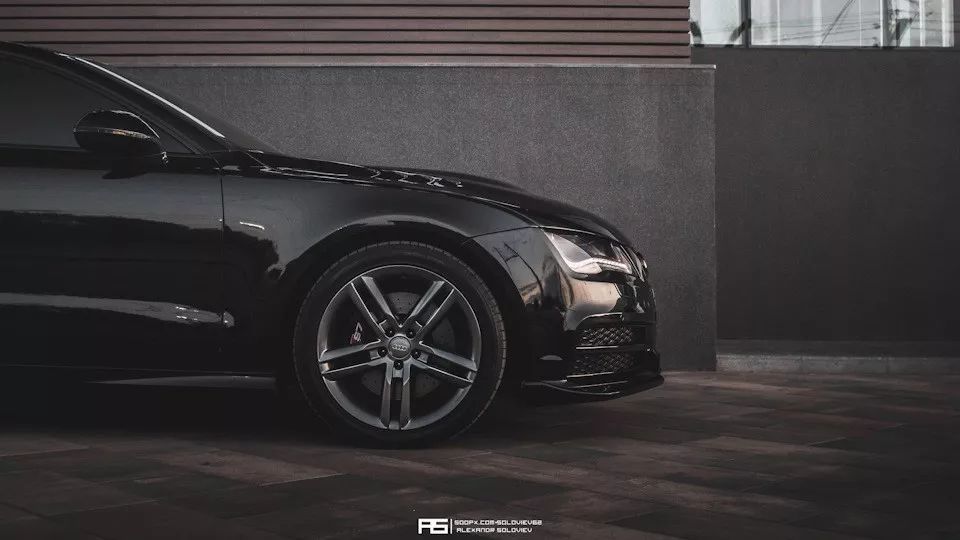 上等的轿跑往往只需最简单的线条