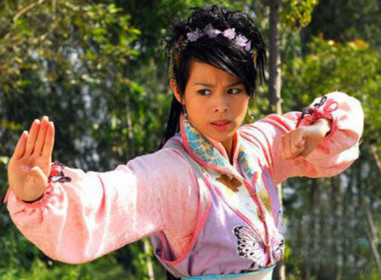 演过秋香的几位演员,只有一个成为经典,其他都被吐槽