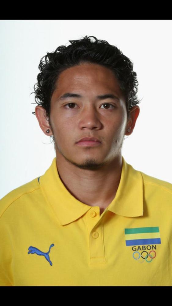 恩杜姆布已申请上海居住证,申花正在帮其办理"入籍"手续