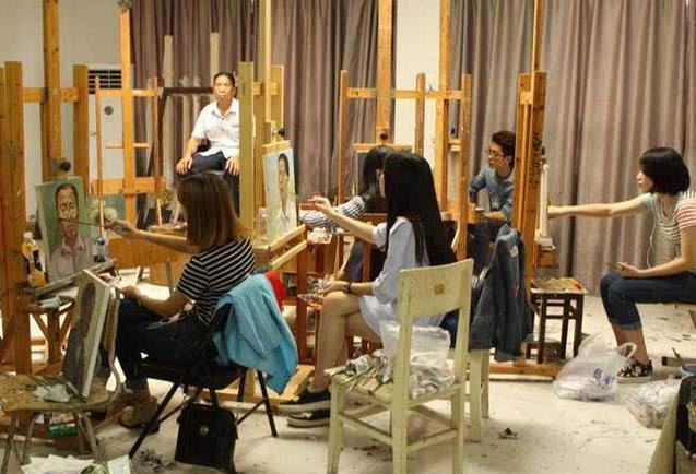 大学:非常合适女生的四个好专业,工作稳定,发展