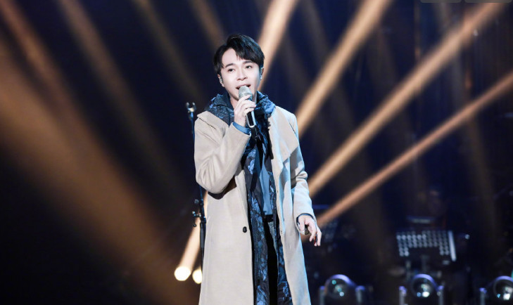 《歌手》重磅预告吴青峰唱《逃亡》,杨乃文踢