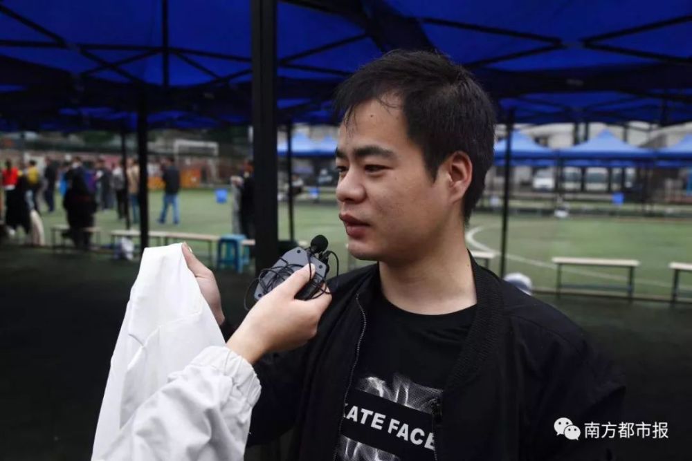 排长长长长长长队!老板开出1w+月薪,就是招不