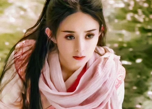 《忘忧镇》女主赵丽颖造型惊艳,男主曝光后引得粉丝一片哗然!