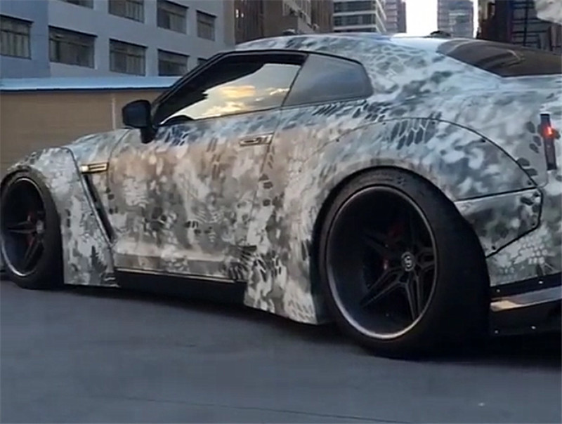 最近,在国外实拍一辆"末日版"gtr,配大尾翼,空气悬架,还爆改宽体,颜值