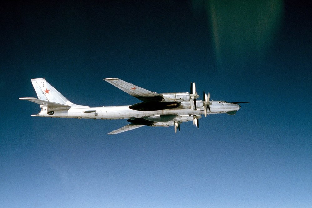 tu-95rts海上侦察机是苏联时期为数不多的可以侦测航母战斗群的侦察机