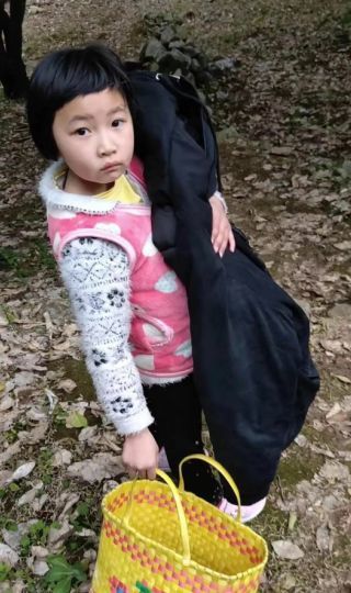 蓝彬镱生活照片.