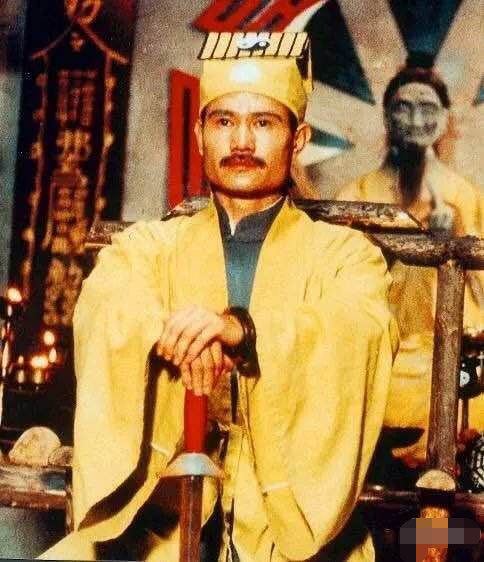 僵尸片里茅山道长降妖除魔，别再受骗了真实的是这样的！