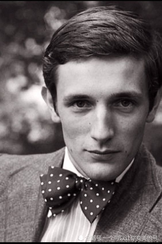 时尚老佛爷最后告别,王室成员参加,骨灰将与母