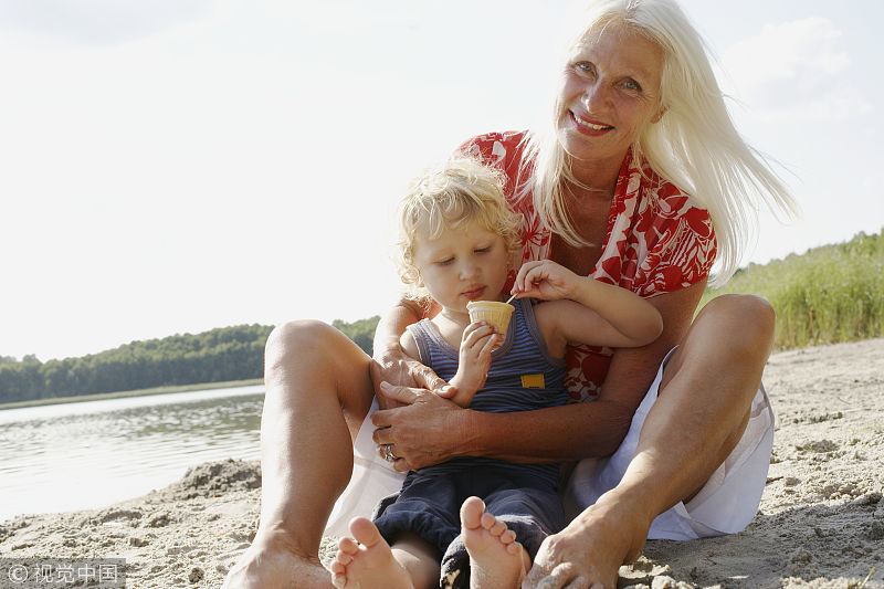刘姥姥|刘姥姥生生挤进了原本不属于自己的圈子，为何最后还保护红楼梦主子的香火？