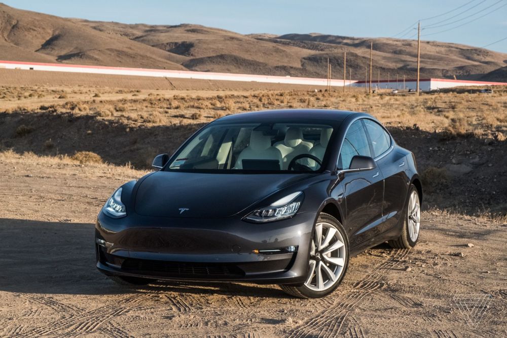 特斯拉去年售出13.8万辆Model 3 成为最畅销电动汽车