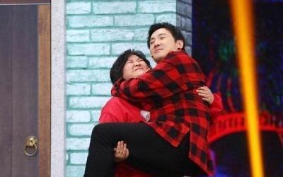 沈腾公主抱贾玲,贾玲纹丝不动,贾玲抱沈腾却很