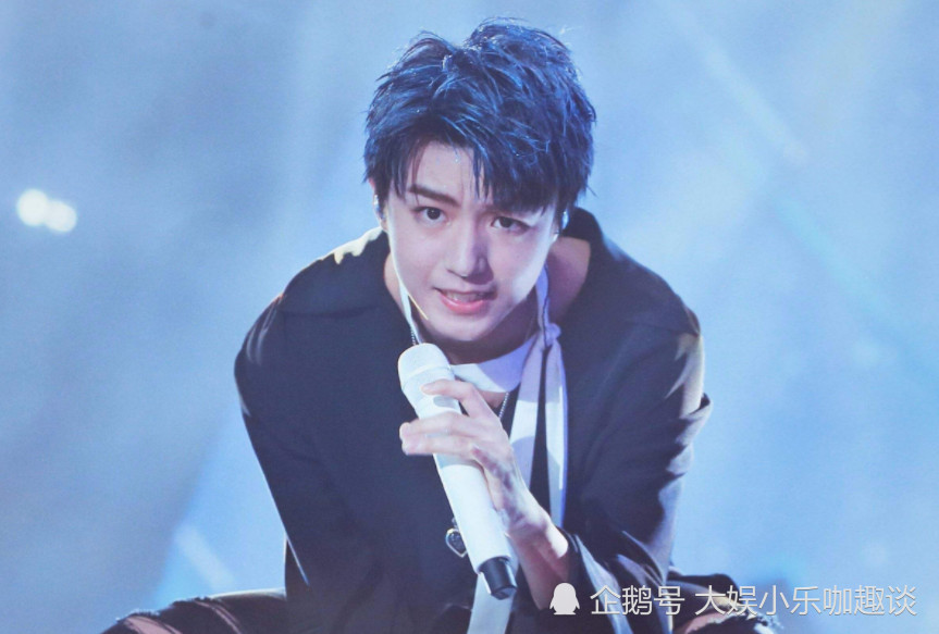 杨幂8年前唱的这首歌,被王俊凯翻唱后再次大火