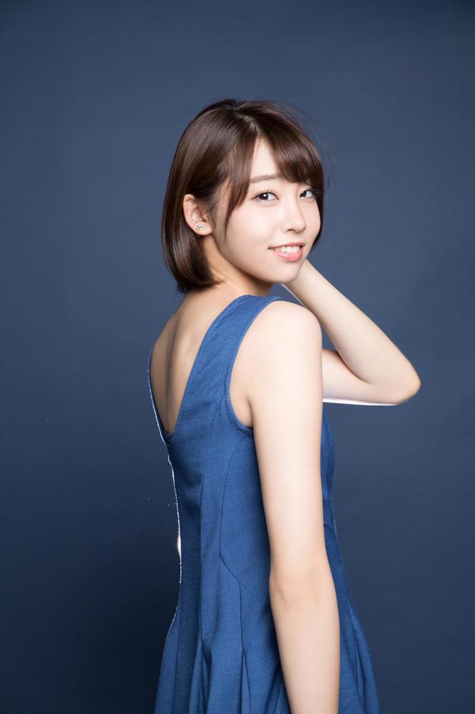 日本人气偶像歌手中田阳菜子清纯写真