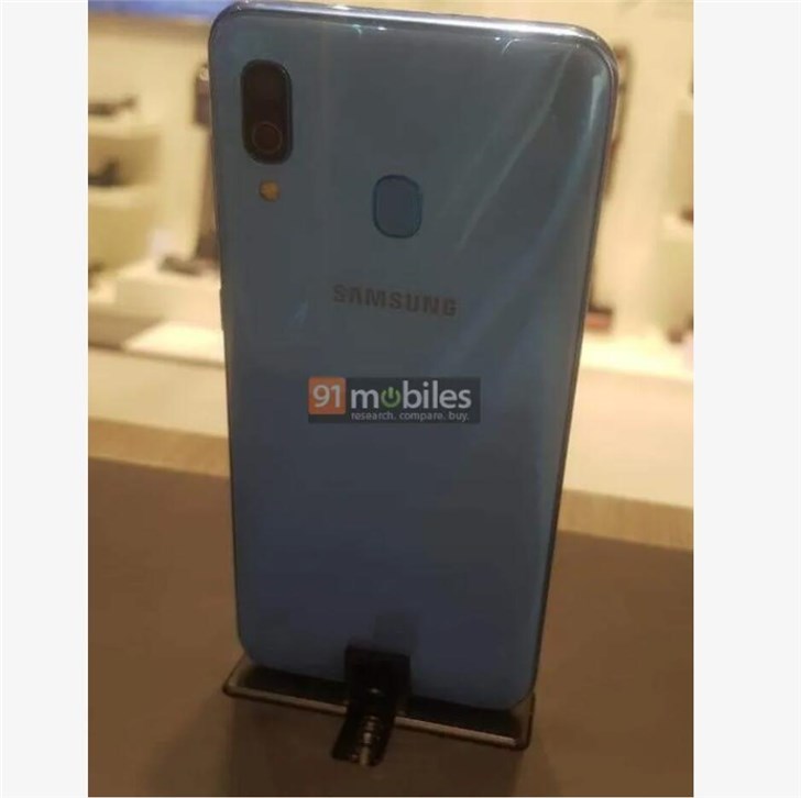 三星中端手机galaxya50/a30真机图曝光:水滴屏瞩目