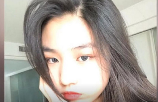 汪峰大女儿汪曼熙近照大变样,丝毫不像13岁