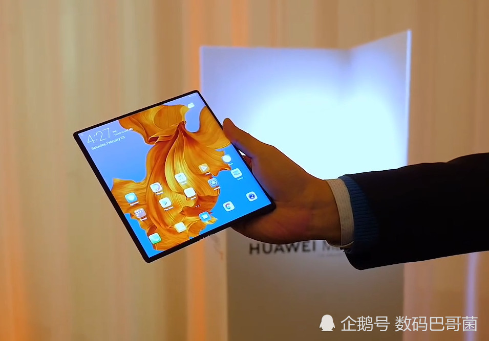 华为Mate X真机曝光:双屏手机+8英寸平板 机身