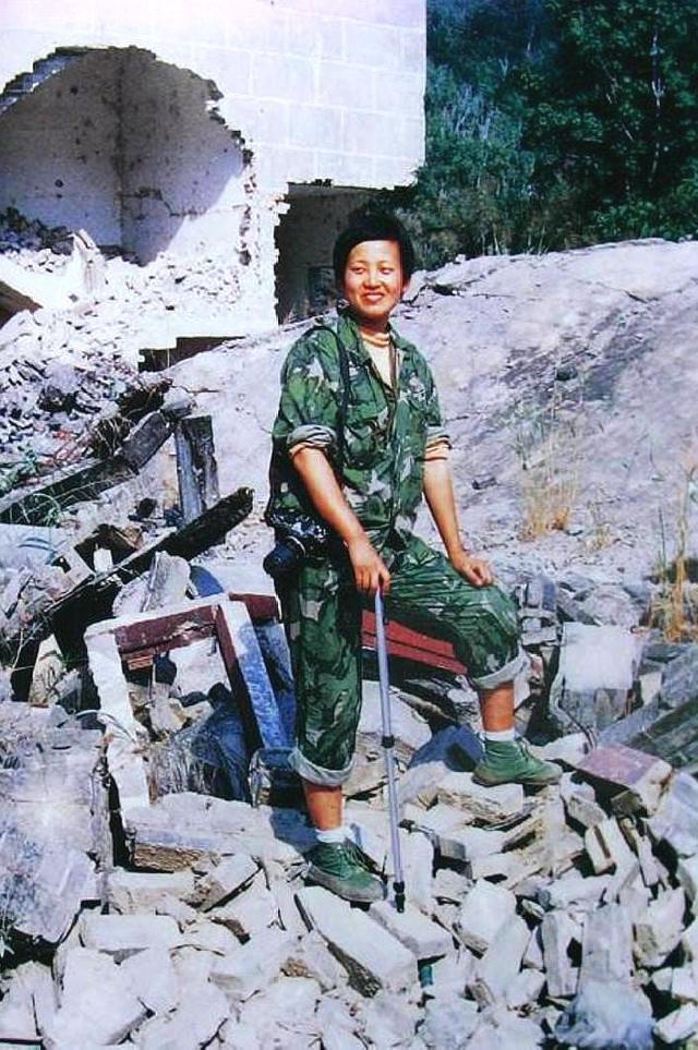 对越反击战中的"铿锵玫瑰"