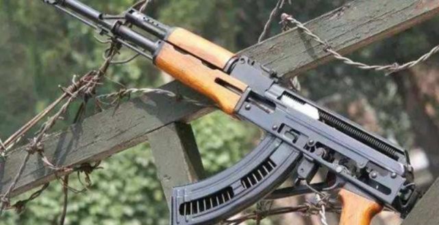 国产562突击步枪可惜生不逢时但在国外比ak47还好卖