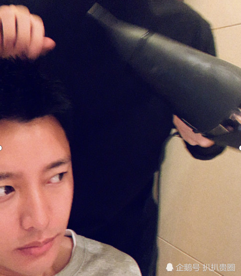 贾乃亮综艺路透照曝光,风波后首档常驻节目搭