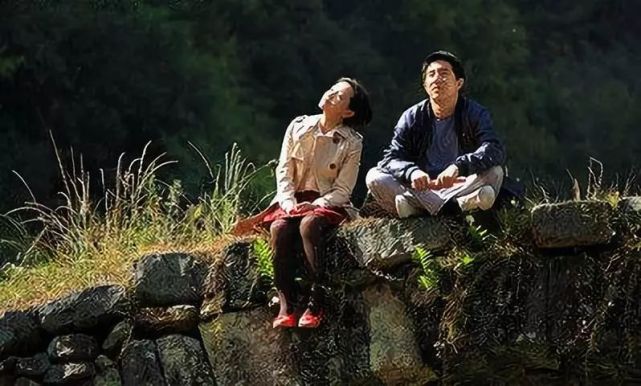 当心爱的人走远了,你却还在原地,等一个爱情的奇迹,从今生等到来世,都