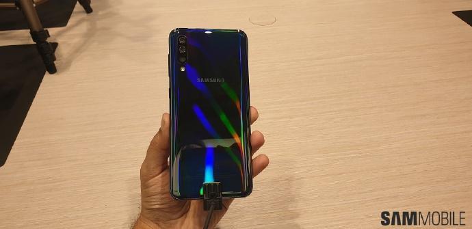 高端机小米9外观竟然用公模 外观和三星低端机