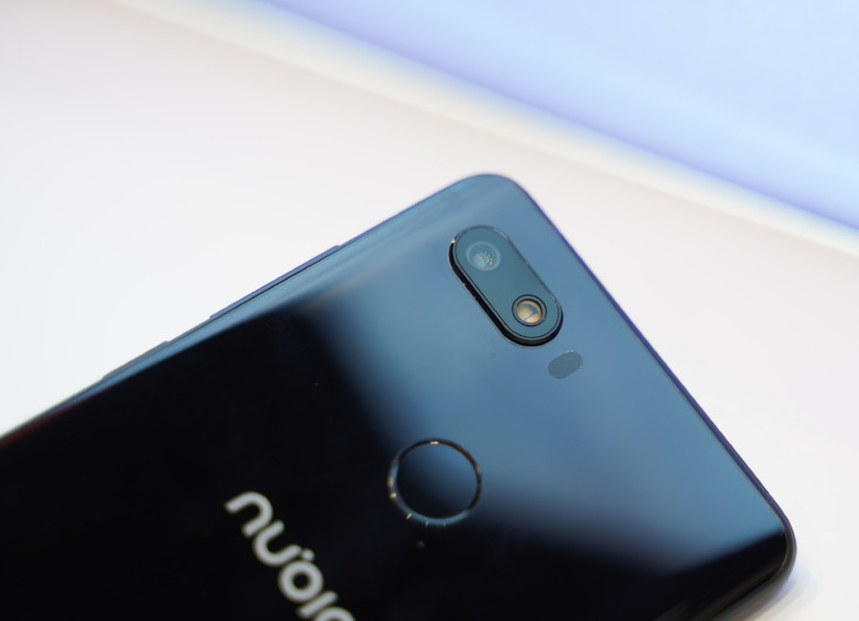 努比亚推骁龙855处理器小屏手机,尺寸和小米6