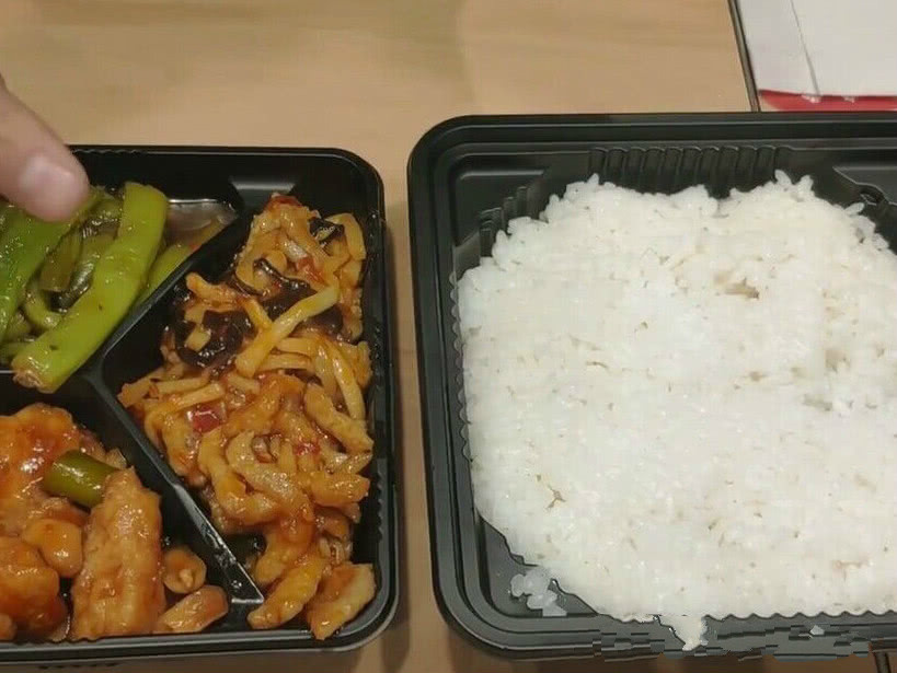 专为上班族打造盒饭,20元两荤一素惹争议,打开一看另有玄机