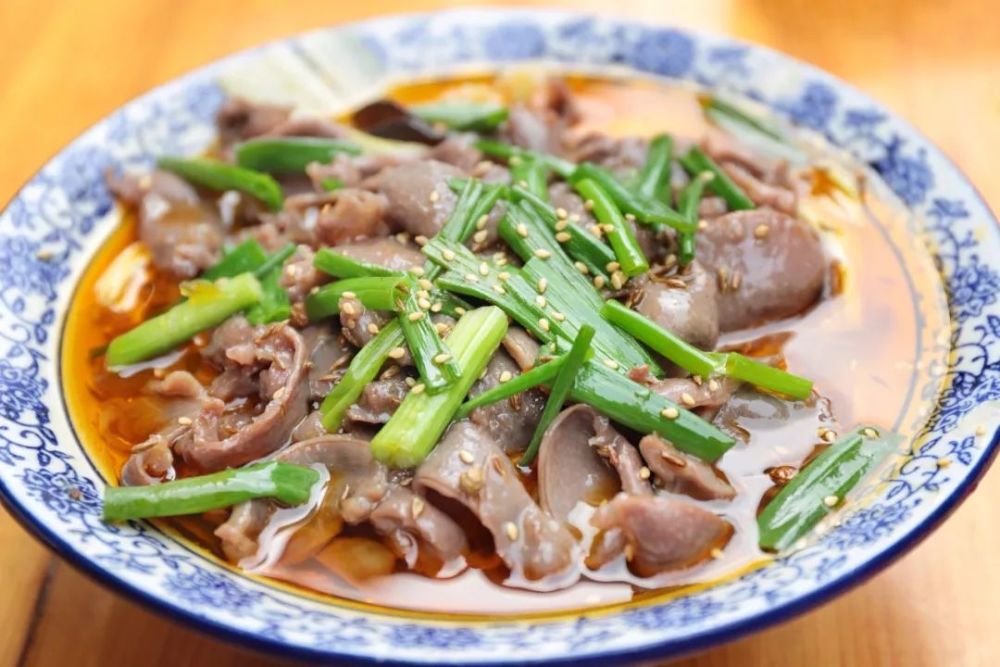 七星路上的这家十年小店 用一盆水煮鸭胫拴住了无数贪吃嘴!