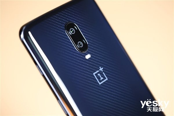 一加7手机不会搭载无线充电功能 刘作虎:没必