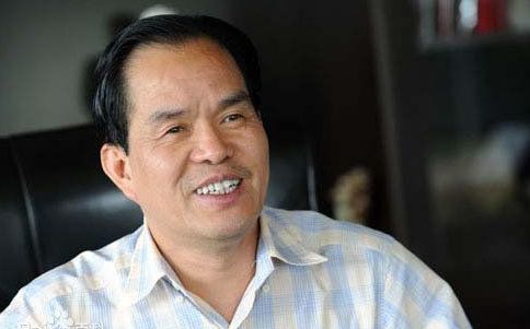 资产75亿冠城大通 韩国龙家族韩国龙,1955年出生于福建省福清市三山镇