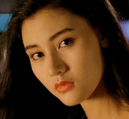 拥有完美鼻型的女星,热巴的鼻子还是最美的那