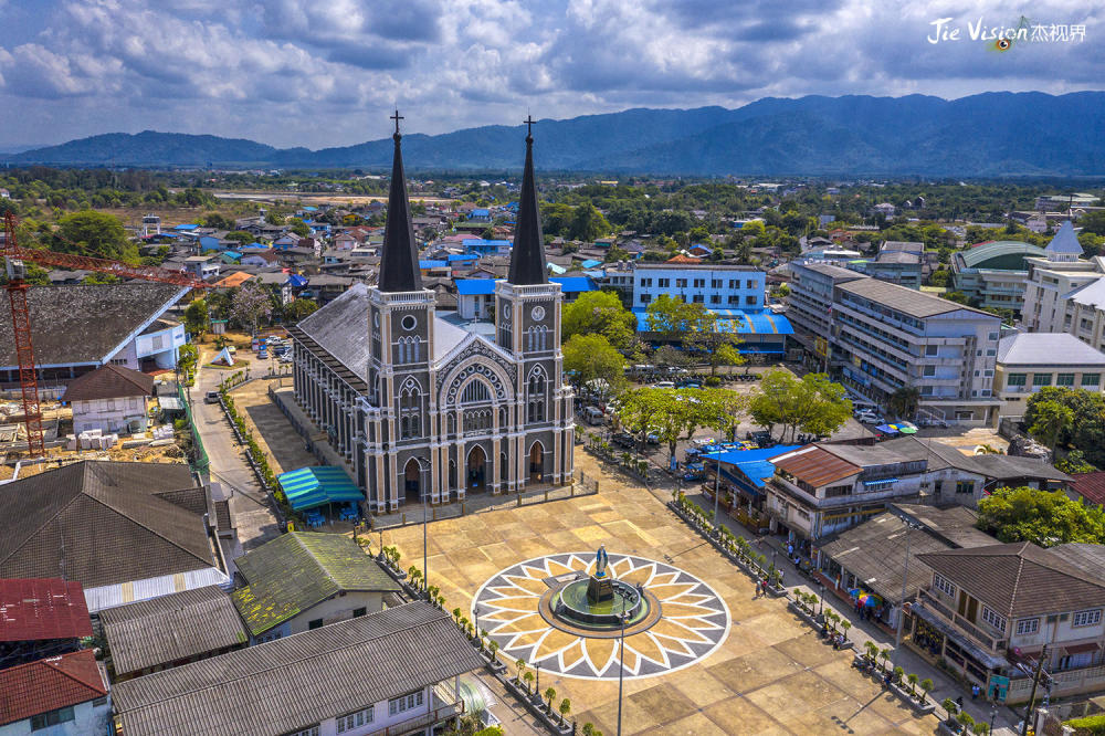 揭秘泰国20万颗宝石镶嵌的国宝泰国的欧洲元素"尖竹汶教堂"