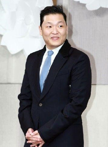 凭江南style红遍全球的鸟叔被封杀许久终于露面瘦到脱相