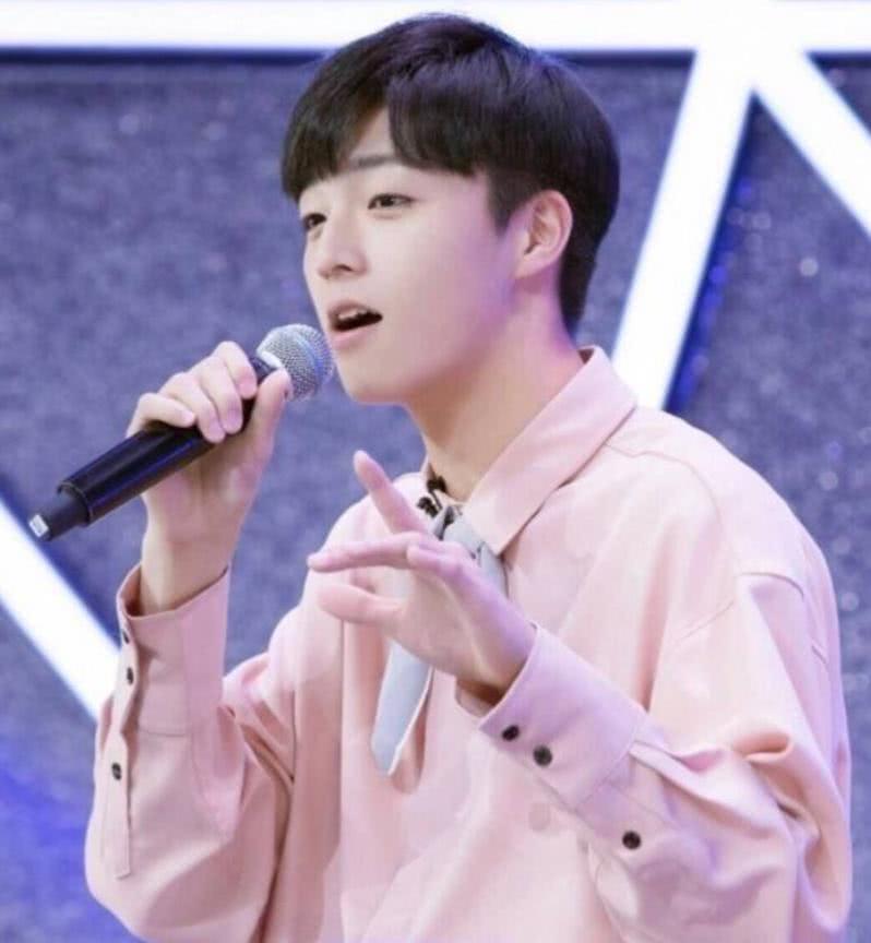 陈立农出道前什么样?看完这些青涩的照片后,网友:还是忘掉吧!