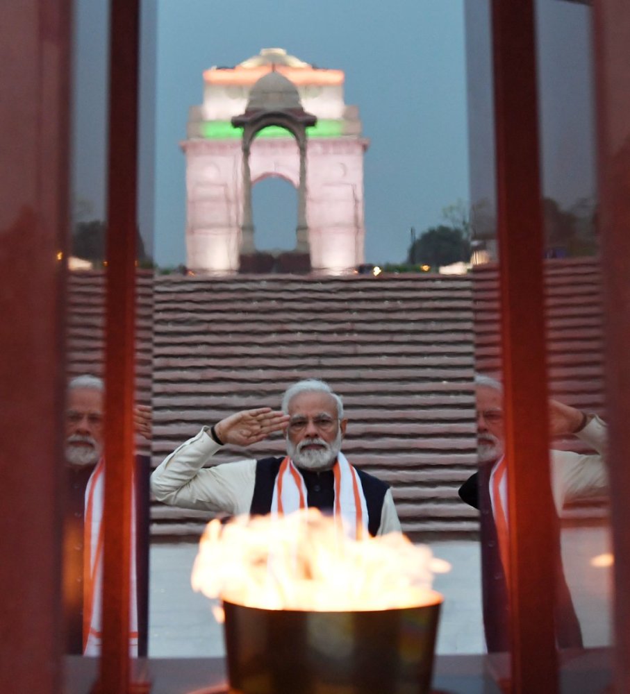 飞行员被俘后,印度放言不会屈服于压力,陆海军