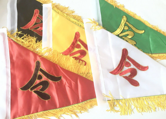 倚天屠龙记明教五行旗只是衣服分五彩别闹了黑科技才是重点