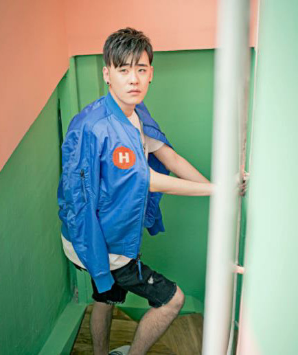 张云雷烟瘾有多大?于谦都不是对手,看到他抽烟模样粉丝不淡定了