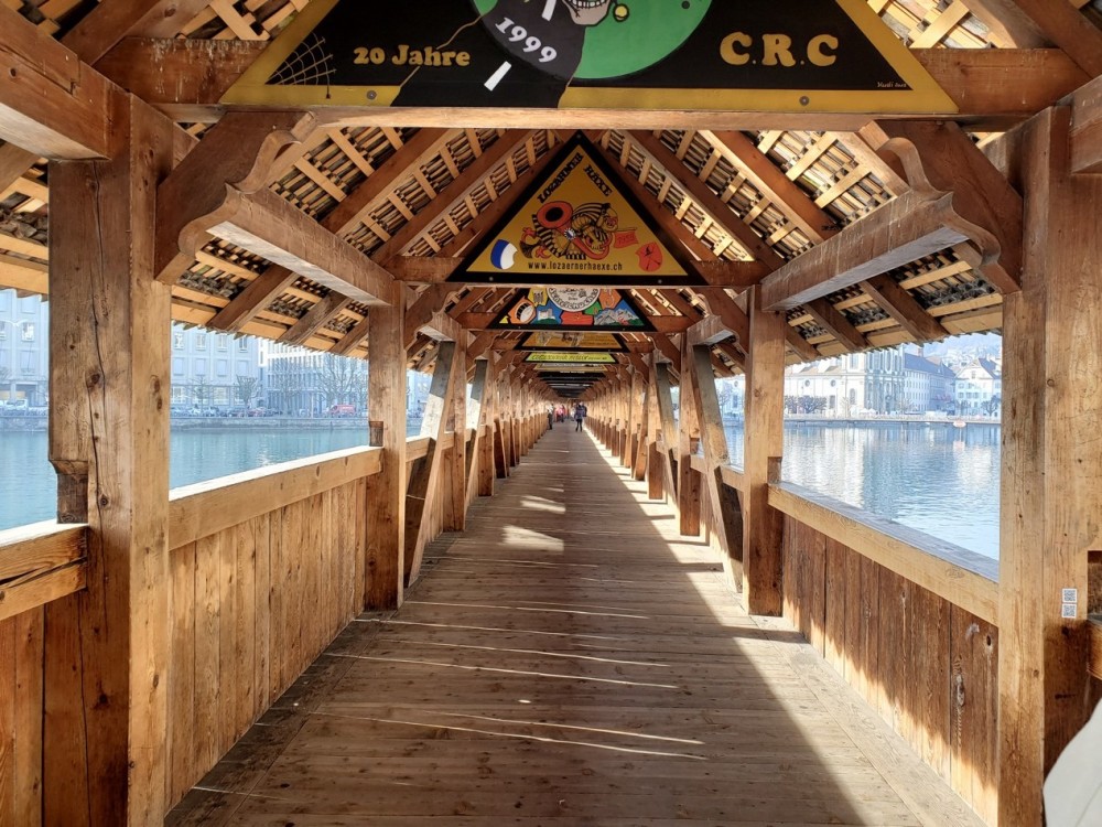 三星S10+评测:诚意满满的升级 拍照续航提升大