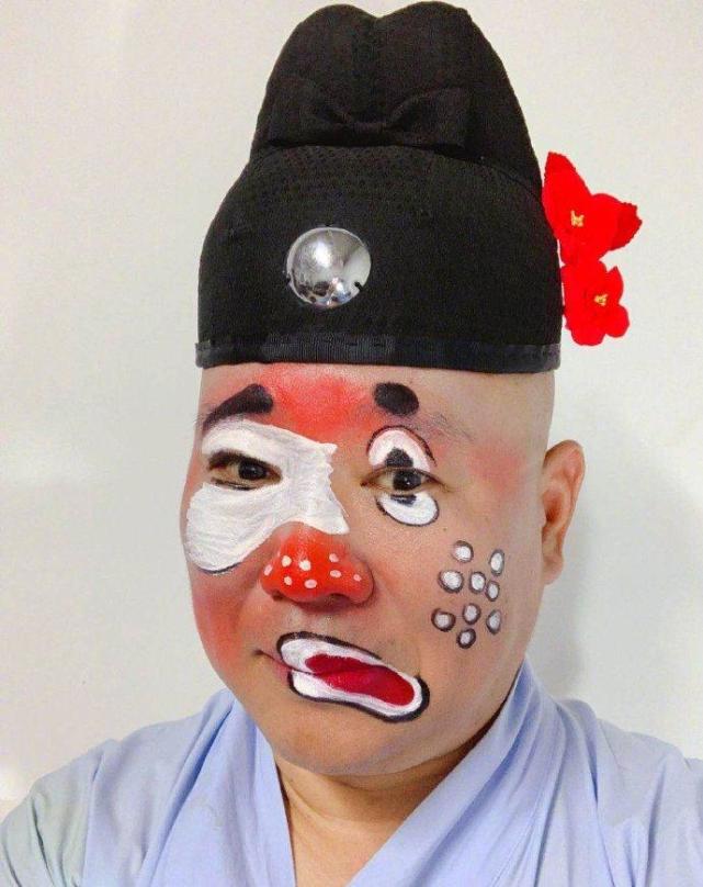 我嘞个去!郭德纲这扮相,"丑"的真是不一般,你这是要闹哪样