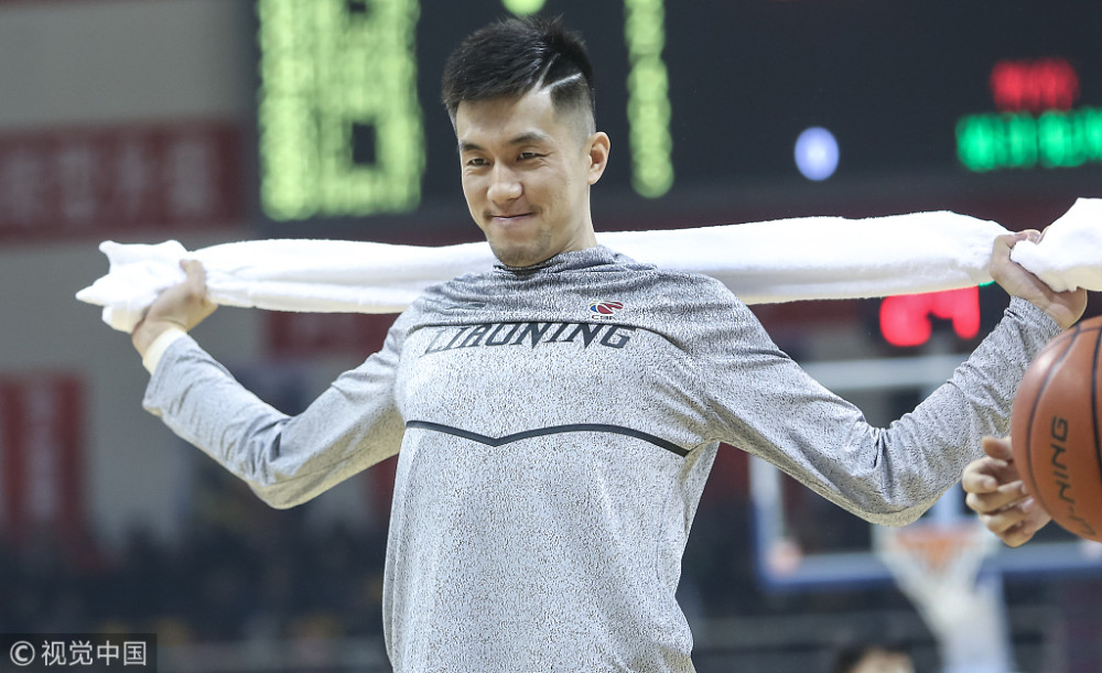 蓄须照片火遍网络!郭艾伦:我留不留胡子都一样帅