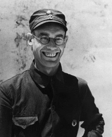 李德:我需要一个女人,博古对她说:你必须