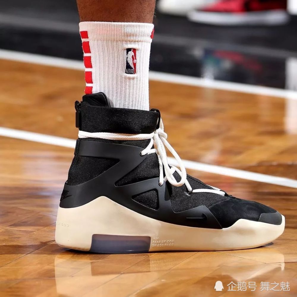继詹姆斯上脚之后,耐克fog联名球鞋夏季发售,配色好看爆了!