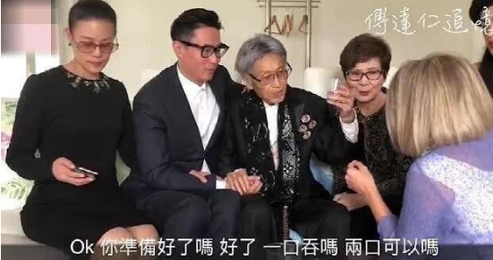 台湾著名艺人安乐死画面曝光,儿子紧握双手,情人却冷漠玩手机!