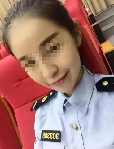 美女城管侮辱环卫工行尸走肉已辞职