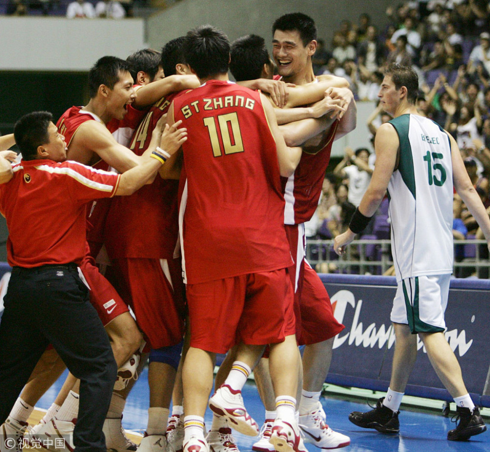 王仕鹏重温06年世锦赛绝杀一刻爆料姚明曾直言那球是蒙的