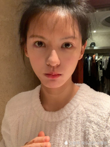 张予曦为了不长痘,睡前改掉了这一小习惯,难怪素颜也好看