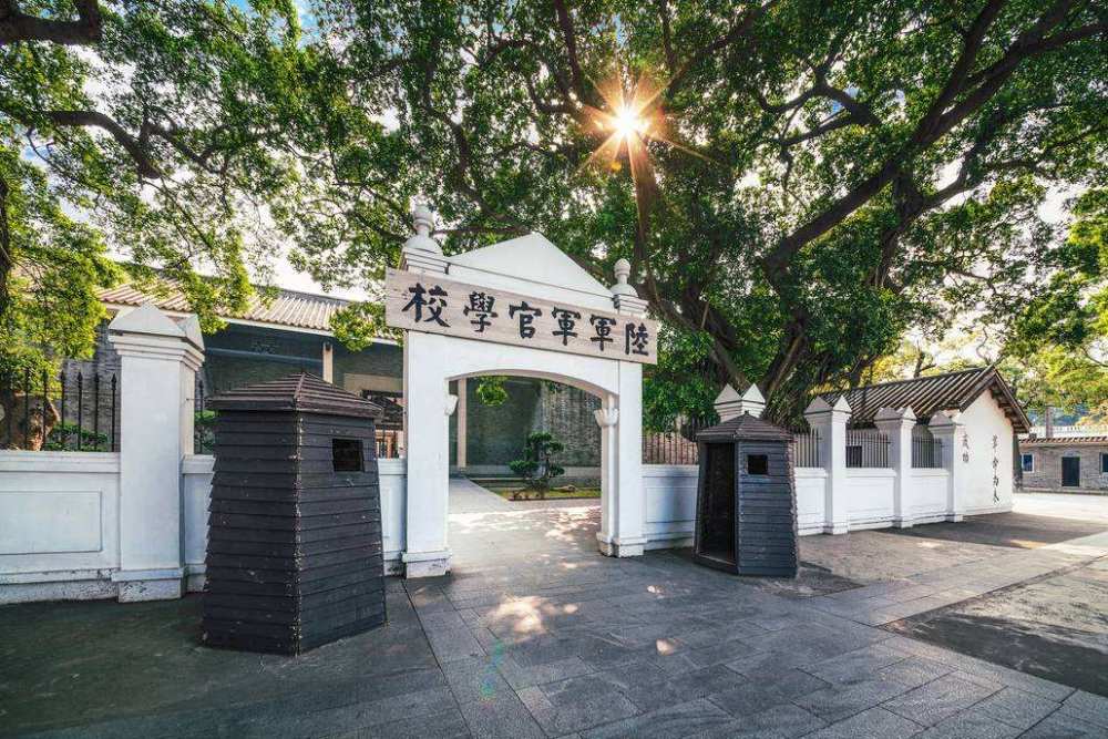 何应钦,日本陆军士官学校,陆军,黄埔军校,辛亥革命,阎锡山,七七事变