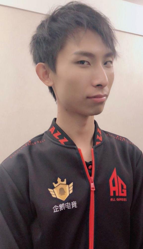 四届KPL难忘追梦人!梦泪韩信偷家圈粉 辰鬼完